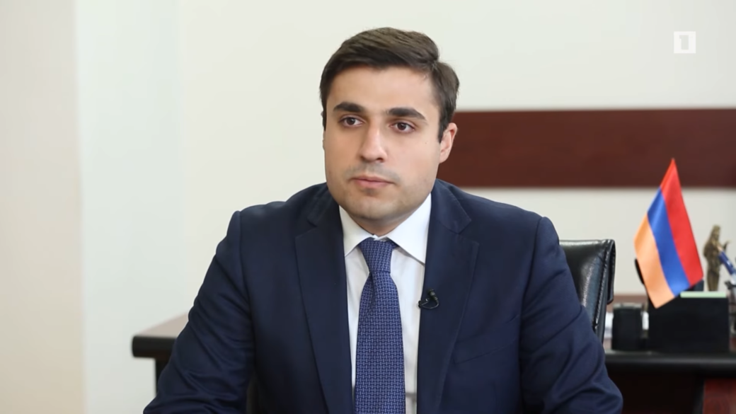 Գլխավոր հարկադիր կատարողի տեղակալ Արթուր Վարդանյանի մեկնաբանությունը`   Հանրային հեռուստաընկերության «Մեկ պատուհան» հաղորդմանը սնանկության հիմքով կարճված վարույթի վերաբերյալ