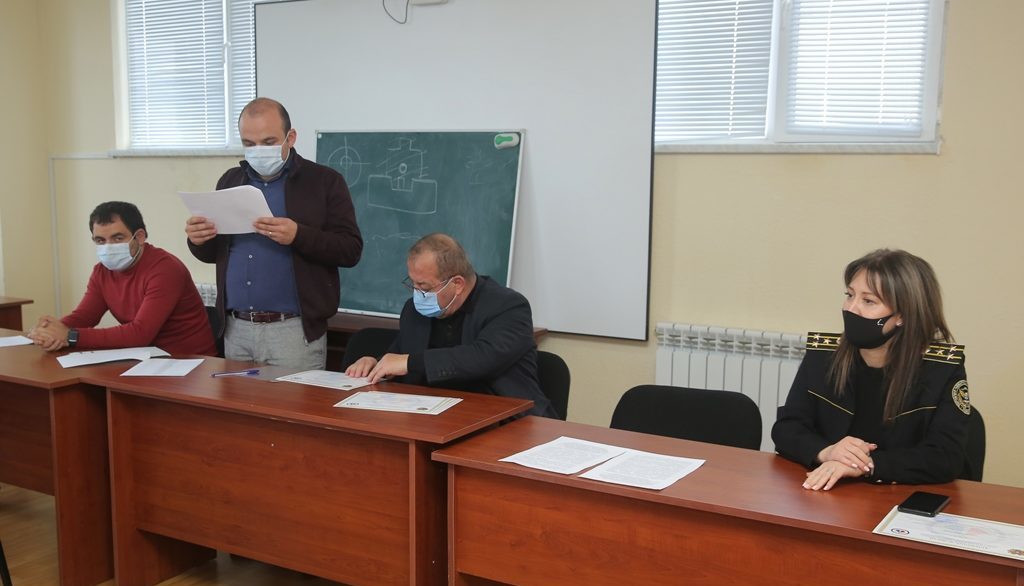 Сотрудники службы обеспечения принудительного исполнения   участвуют в занятиях по стрельбе