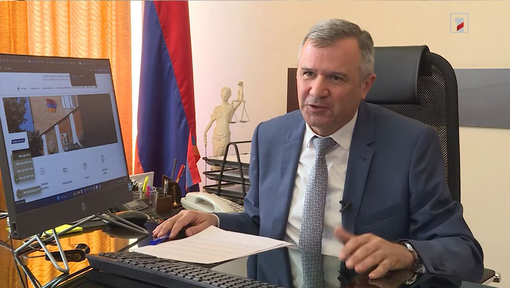 Պարտապանի աշխատավարձի վրա բռնագանձում տարածելուց հետո պարտապանին հասանելիք մասը պակաս չպետք է լինի օրենքով սահմանված նվազագույն աշխատավարձի չափից