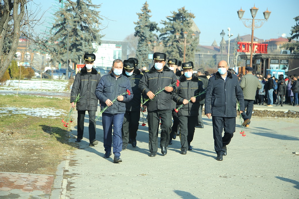 Дань уважения памяти жертвам Спитакского землетрясения