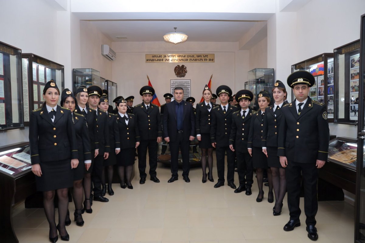 Состоялась церемония приведения к присяге новоназначенных принудительных исполнителей и вручения им служебных удостоверений